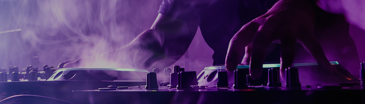 gold-panda-dj.com